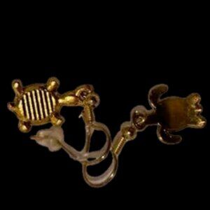 NWOT RARE Neiman Marcus Gold Turtle Earrings brass authentic top quality